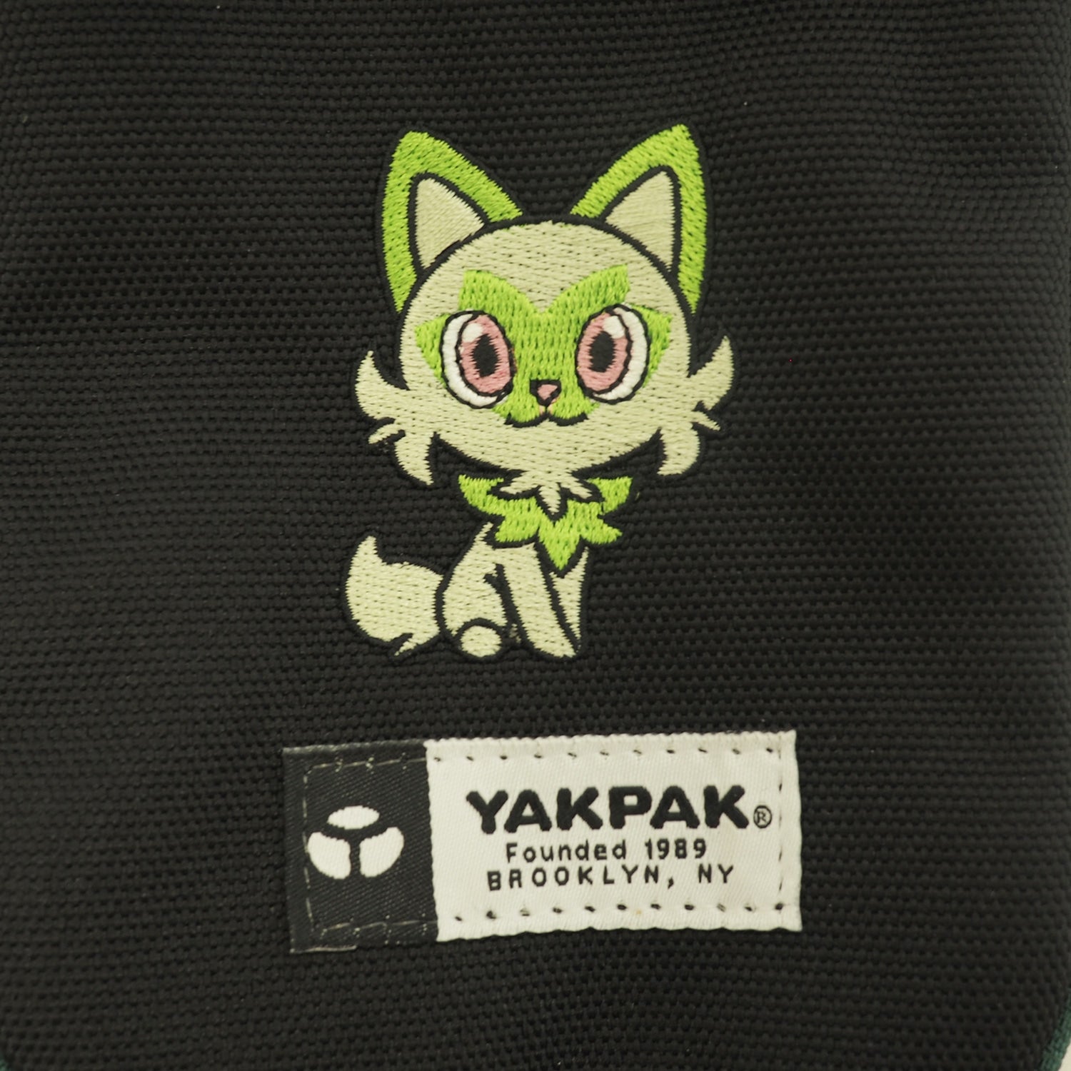 Pokemon: Shoulder Pouch - YAKPAK - Sprigatito